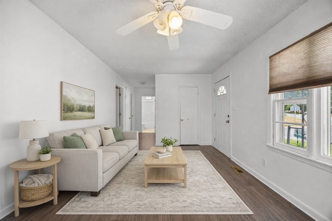 Photo - 2548 Jones St House