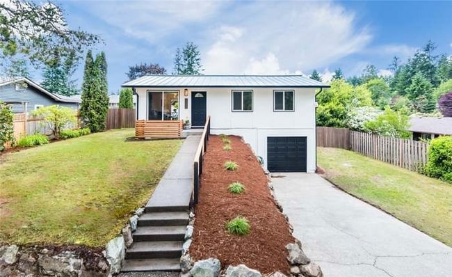 Building Photo - 2323 Oak Dr