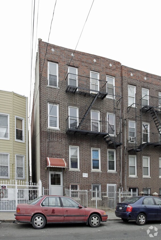 Primary Photo - 4375 Matilda Ave