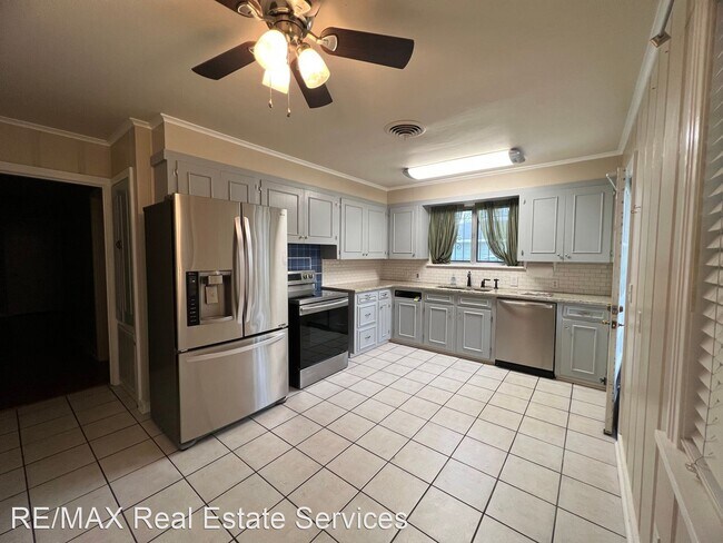 Foto del edificio - 3 br, 2 bath House - 207 Russell