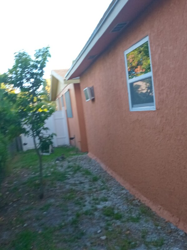 Foto del edificio - 2579 Angler Dr