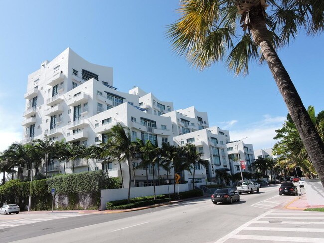 Building Photo - 7600 Collins Ave
