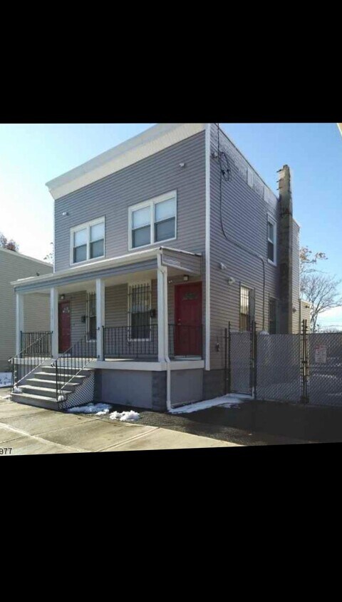 Primary Photo - 473 S 17th St