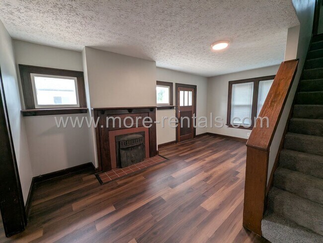 Foto del edificio - 392 Collingwood Ave