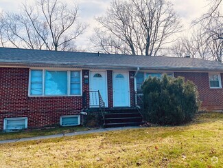 Building Photo - 428 Roanoke St E