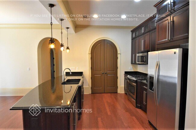 Foto del edificio - 417 Falling Water Ave