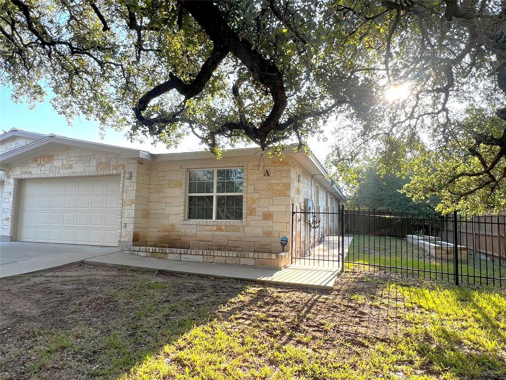 Foto principal - 5705 Thunderbird St