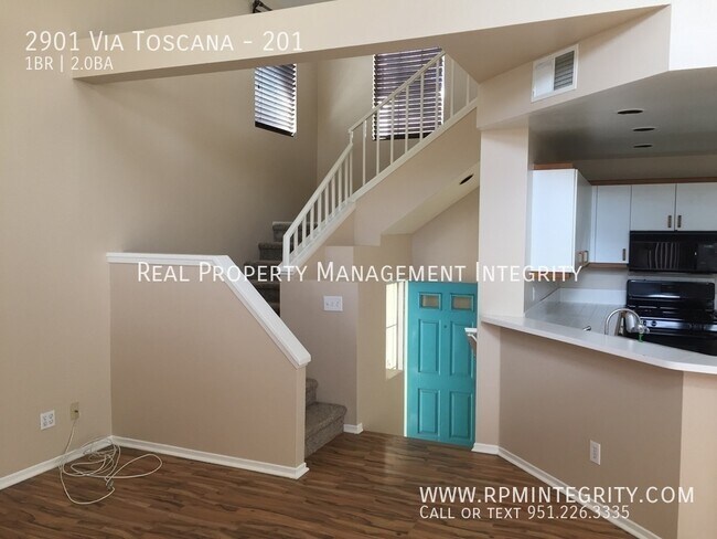 Building Photo - Adorable Corona Condo!