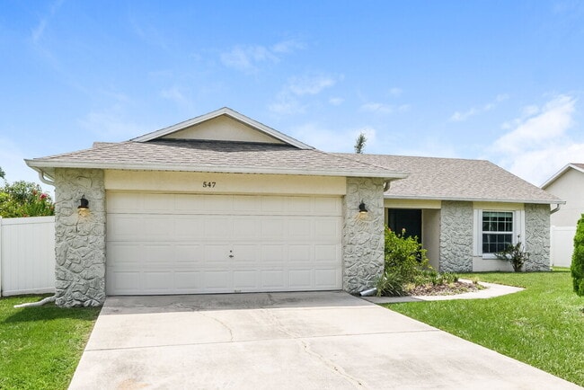 Building Photo - 547 Brentford Ct