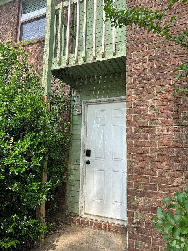 Building Photo - 1304 N Nashville Ave