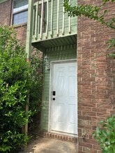 Building Photo - 1304 N Nashville Ave