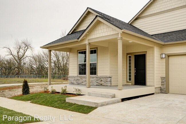 Foto del edificio - 3 br, 2 bath House - 1009 Front Ave. NE