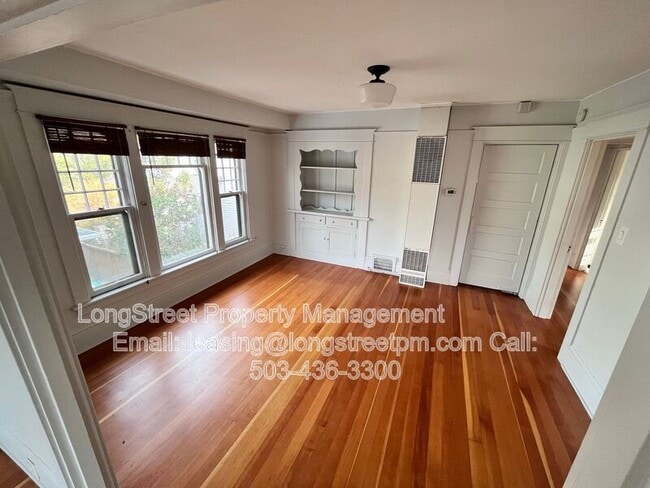 Photo - 3819 SE Washington St Apartment