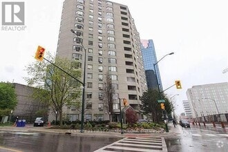Building Photo - 500-1500 Talbot St