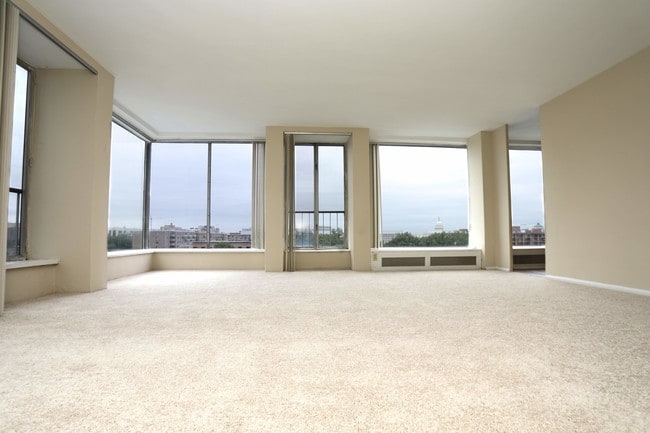 Building Photo - Reflections at the Wharf