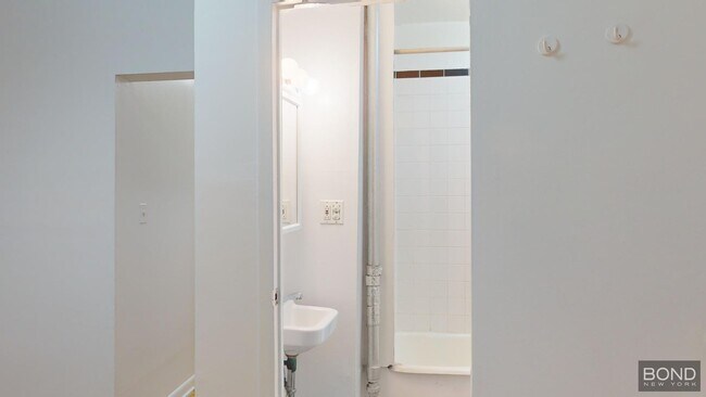 Foto del edificio - 369 Broome St