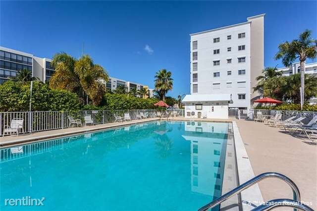 Foto del edificio - 4321 Bay Beach Ln