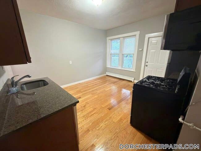 Foto del edificio - 270 Bowdoin St