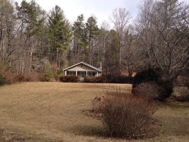 Building Photo - Quaint Cottage in Fairview