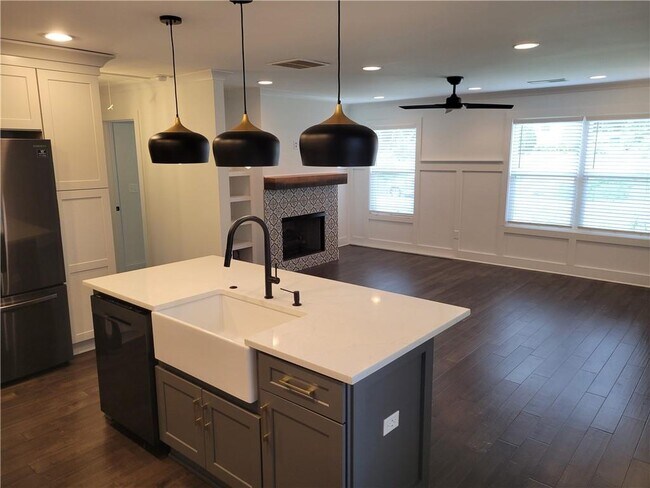 Foto del edificio - 1740 Madrona St NW