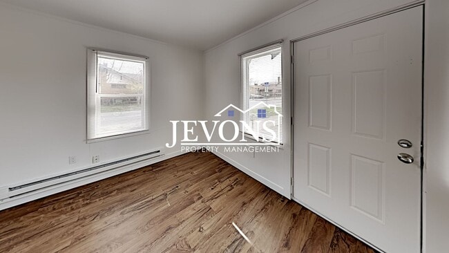 Building Photo - 201 N 6th St