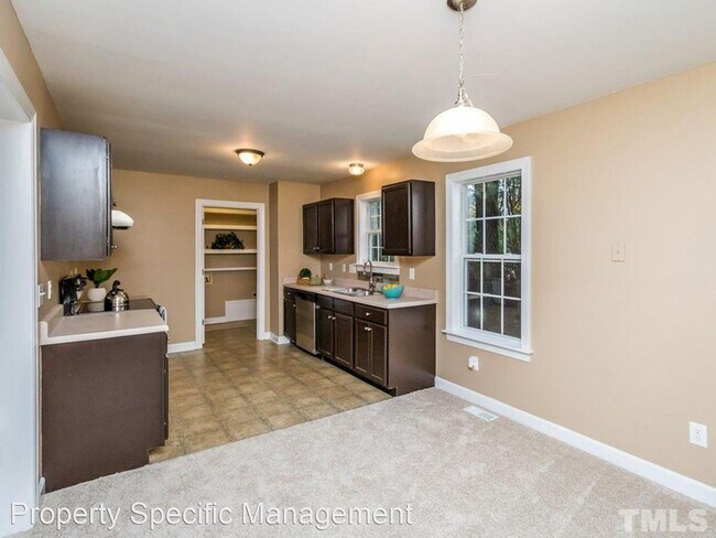 Building Photo - 3 br, 2.5 bath House - 1238 Beringer Fores...