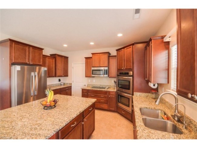 Foto del edificio - 819 Aaron Culbreth Ct