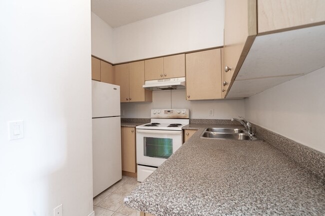 Building Photo - 333 Sidney Belsey Crescent