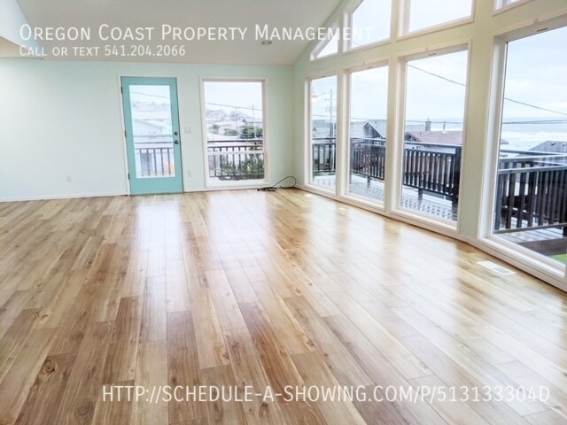 Foto del edificio - Outstanding 4 Bedroom House Lincoln City