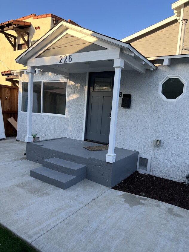Primary Photo - 226 N Lincoln Ave