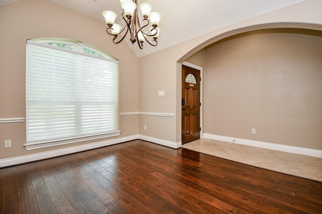 Foto del edificio - 26115 Serenity Oaks Dr