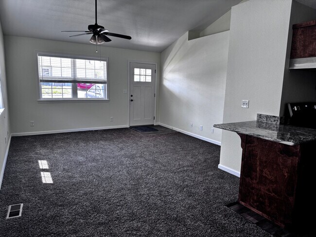 Foto del edificio - 815 Greenwood Dr