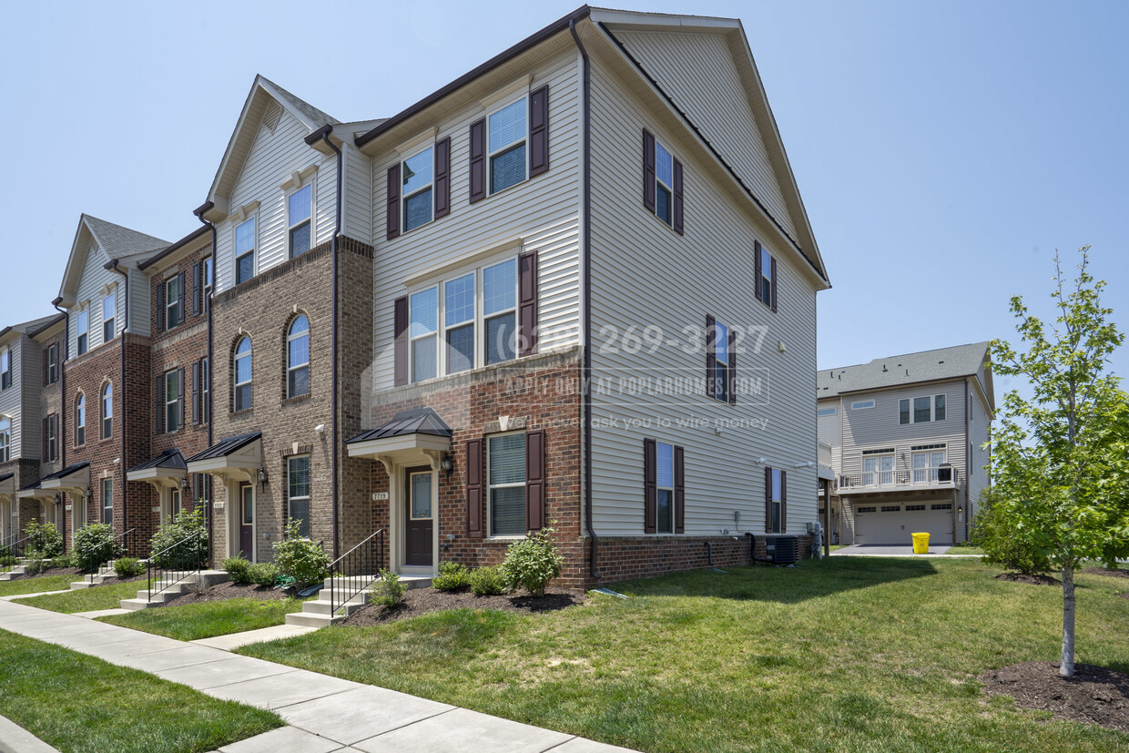 Foto principal - 7719 Duncannon Ln