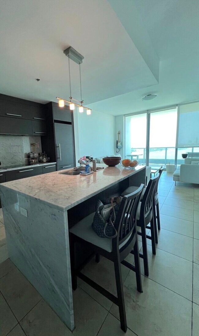 Building Photo - 900 Biscayne Blvd