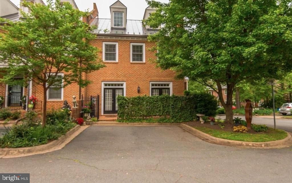 Foto del edificio - 5 Piedmont Dr