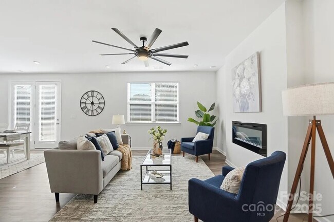 Foto del edificio - 2132 Blue Sky Mdws Dr