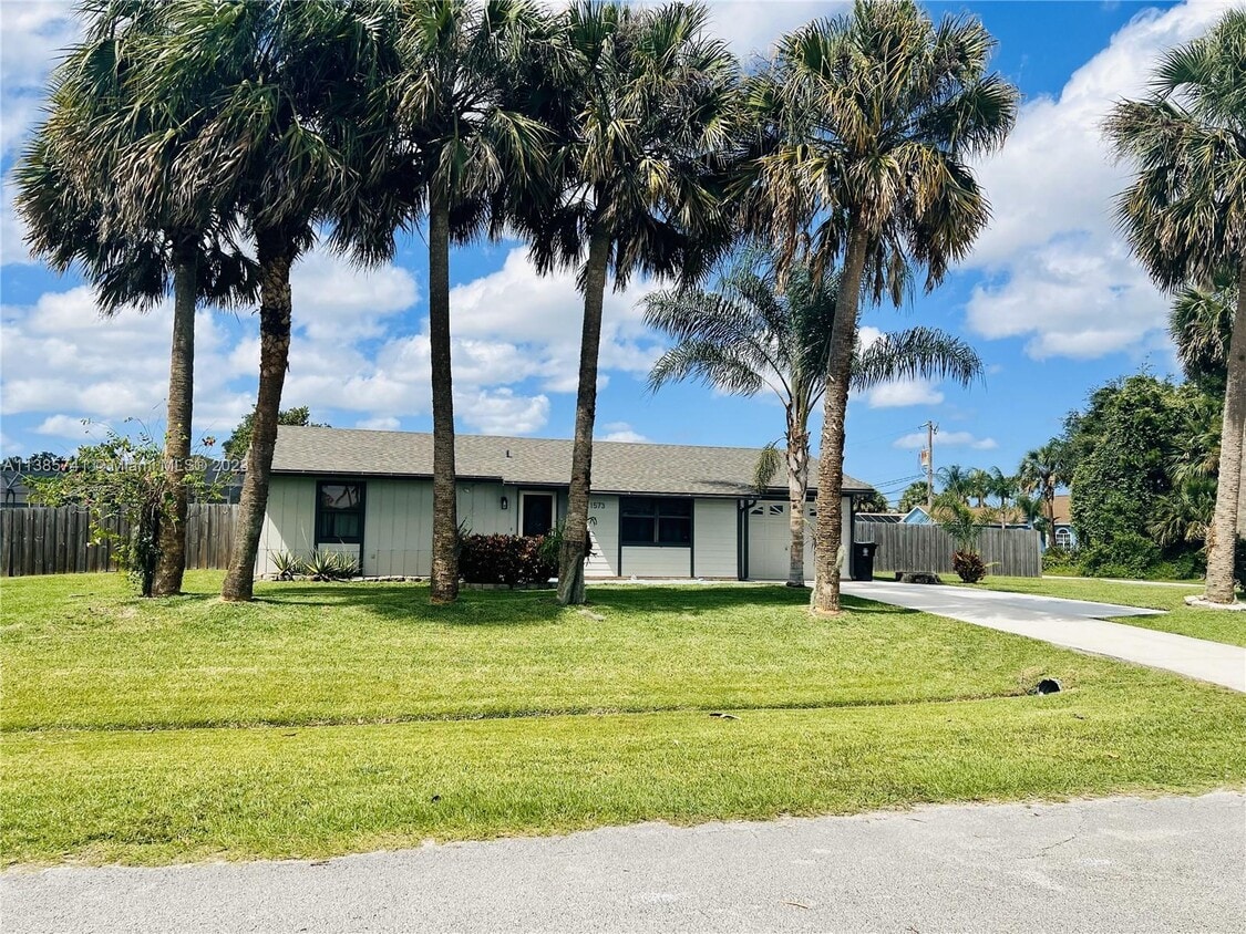 1573 SW Lexington Dr, Port Saint Lucie, FL 34953 House Rental in Port