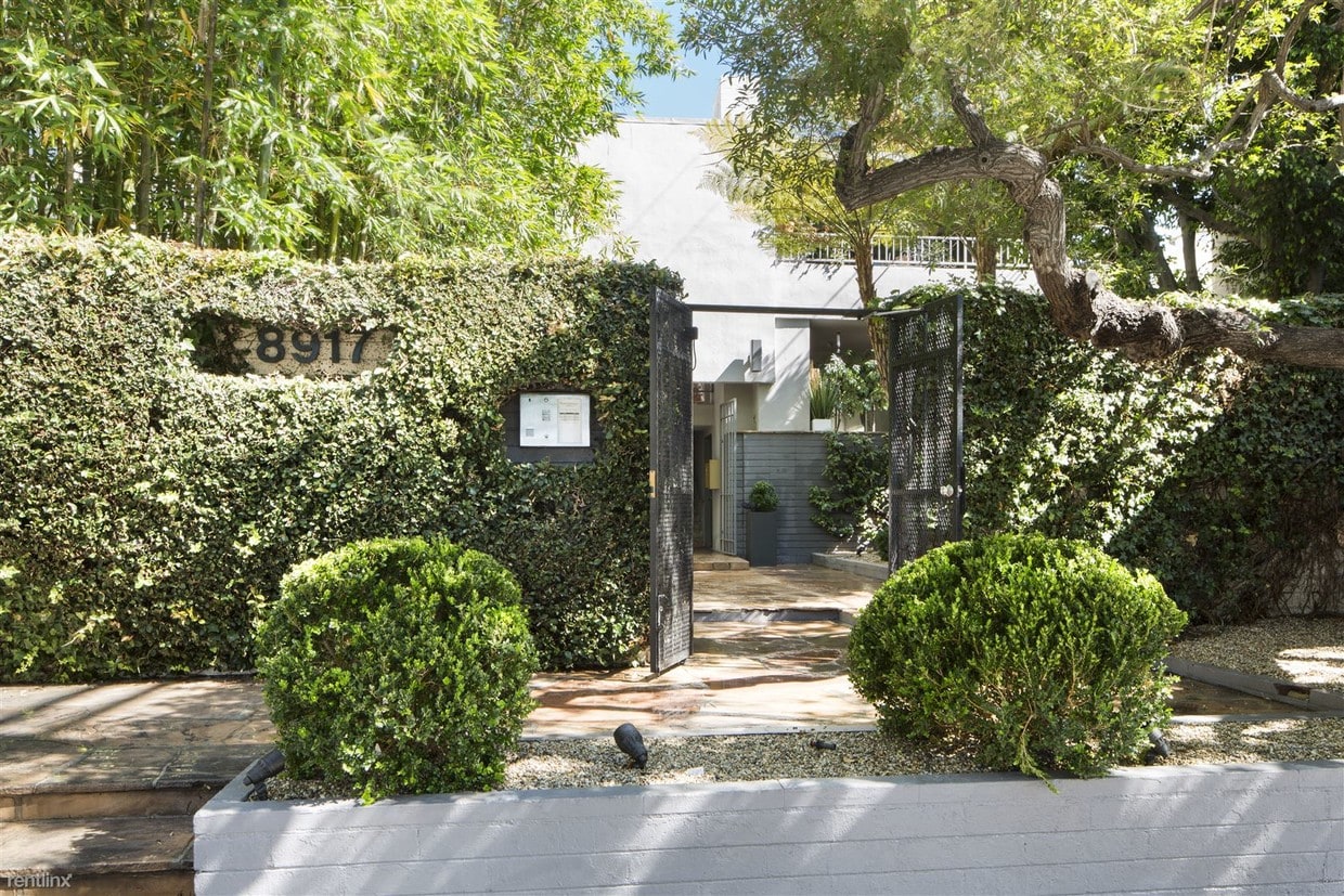Primary Photo - 8917 Cynthia St