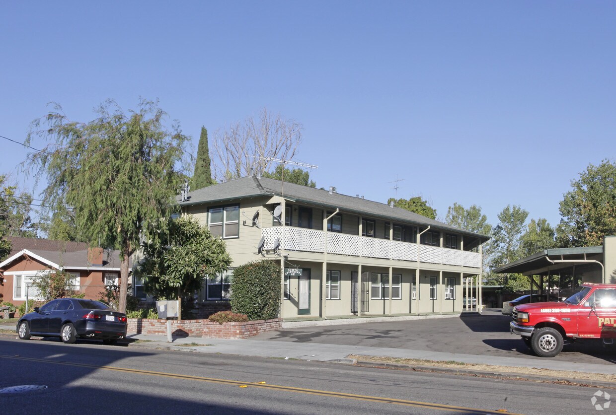 Primary Photo - 481 Park Ave