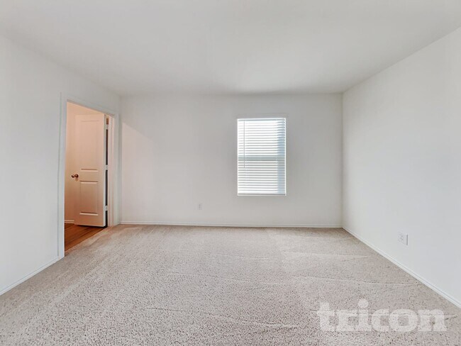 Foto del edificio - 617 Dashwood Dr