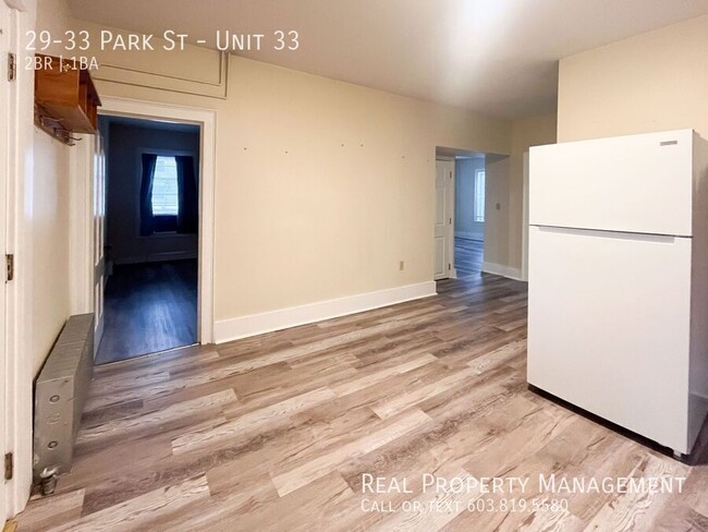 Building Photo - Pet-Friendly, Downtown 2-Bed with Heat and...