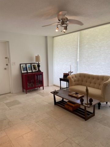 Foto del edificio - 1100 N Shore Dr NE