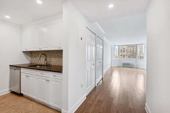 Building Photo - 1 2nd St