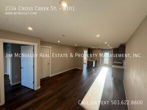 Building Photo - 2334 Cross Creek St