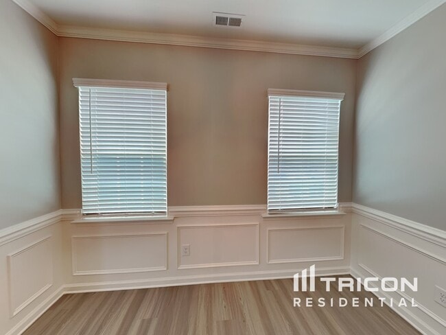 Foto del edificio - 187 Falls Cove Dr
