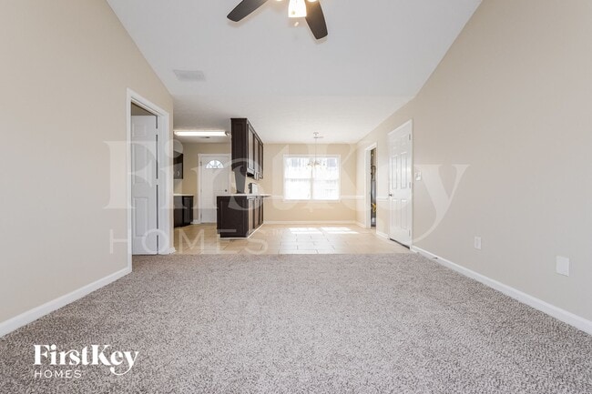 Building Photo - 705 Mills Dr