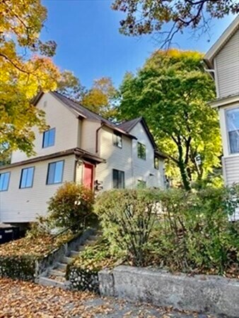 Building Photo - 58 Windsor St