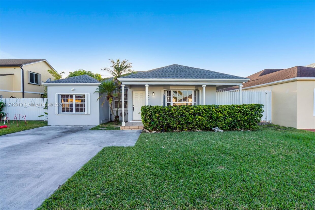 Foto principal - 15390 SW 143rd Ave