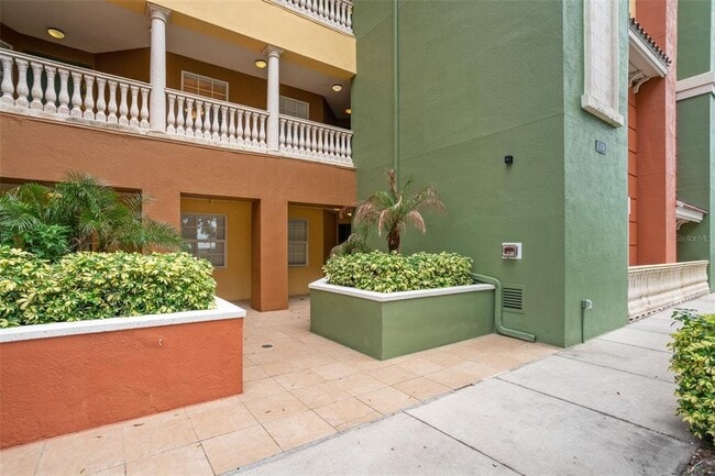 Foto del edificio - 8743 The Esplanade