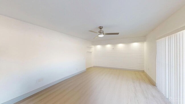 Building Photo - 2Bd/ 2.5Ba Townhouse in Villages of Palm Beach Lakes